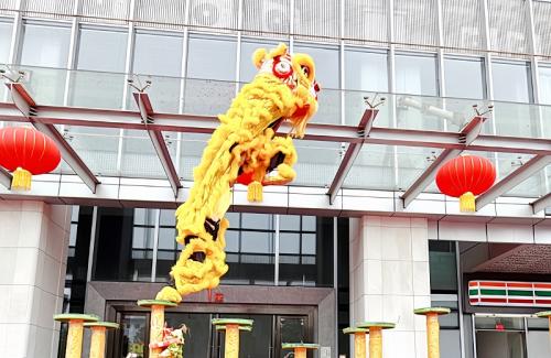 贝斯特国际新春盛启，雄狮之姿展未来！